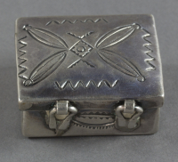Navajo%20artist%2C%20%3Cb%3E%3Ci%3E%20Pillbox%3C%2Fi%3E%3C%2Fb%3E%2C%20ca.%201900%2C%20silver%2C%20The%20Elizabeth%20Cole%20Butler%20Collection%2C%20no%20known%20copyright%20restrictions%2C%202012.92.142
